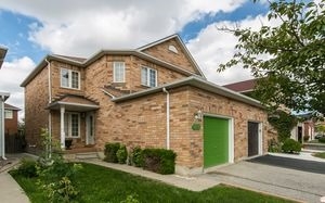 3 Bedroom family home for sale, Brookwood Crt Mississauga, ON, Canada