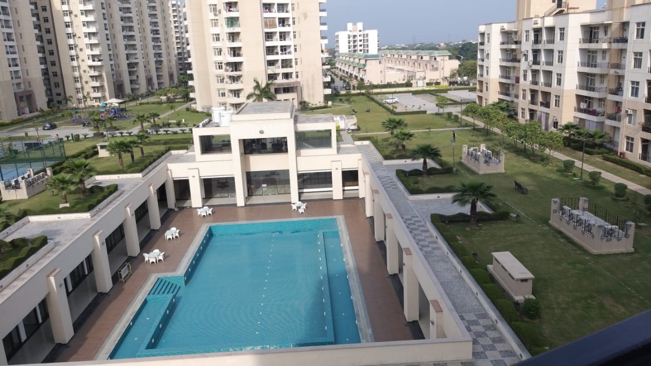 4 BHK new apartment on sale, Omaxe Palm Greens, Greater Noida, India